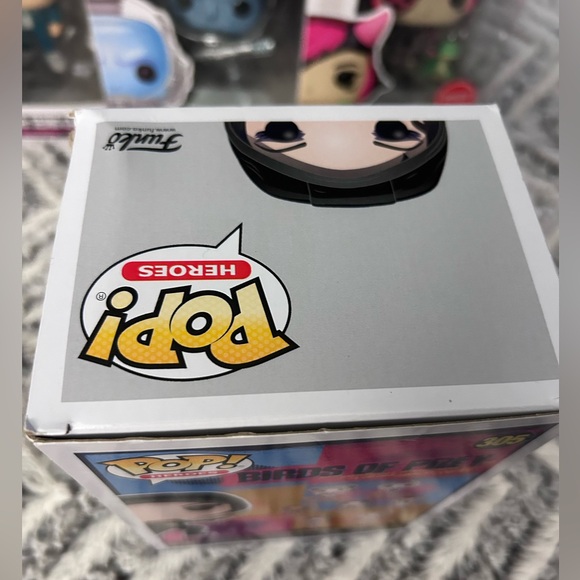 Birds of Prey Huntress #305 - Picture 3 of 5